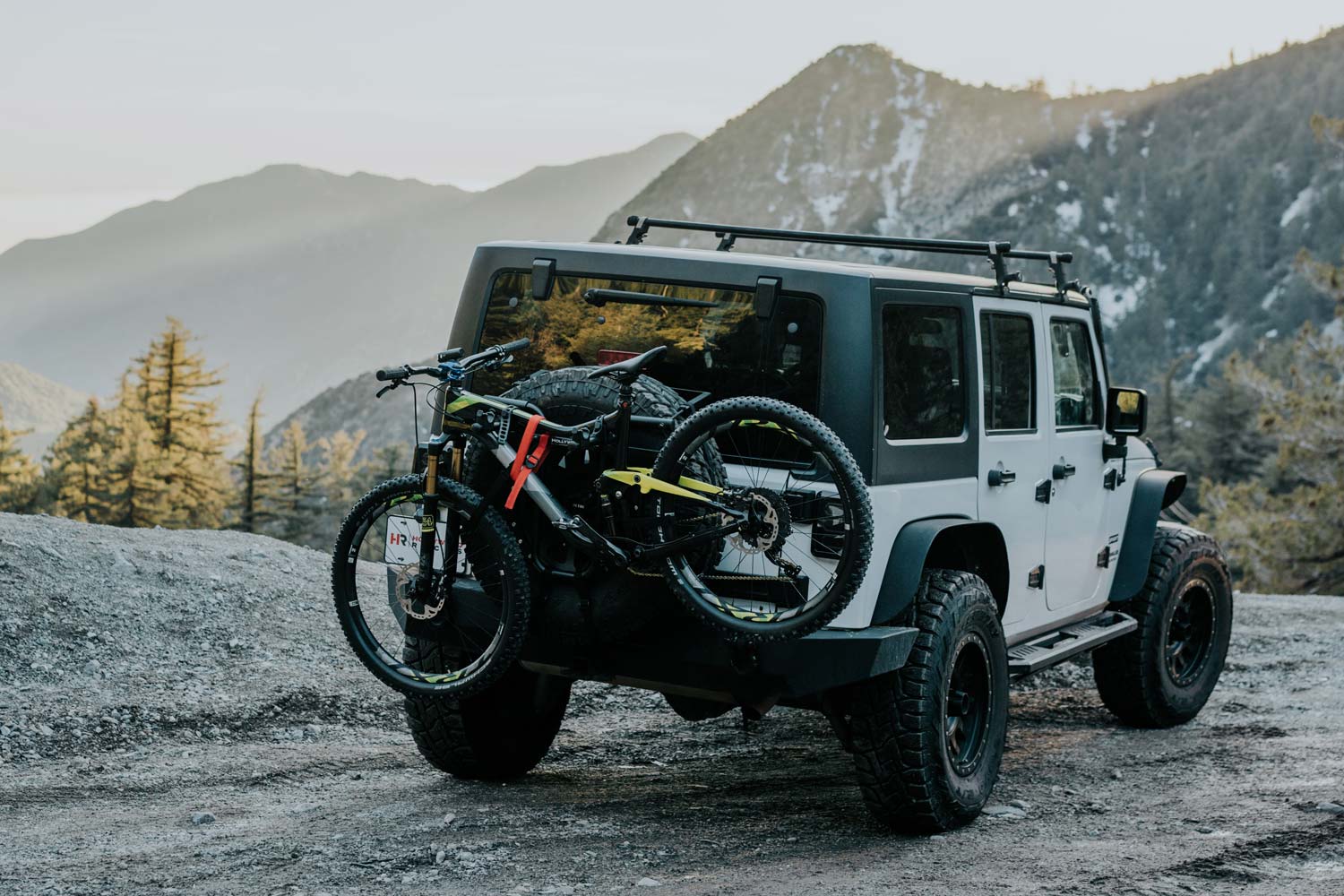 lock trunk bike rack to car