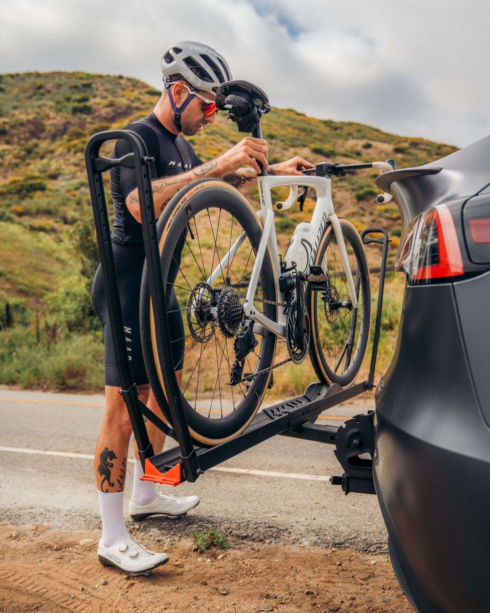 CrossTrack 1 Bike Hitch Rack – Hollywood Racks